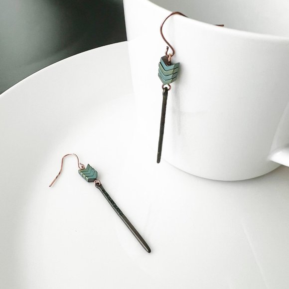 NEW "Lagertha" Stone Earrings (green/blue) - Picture 2 of 6